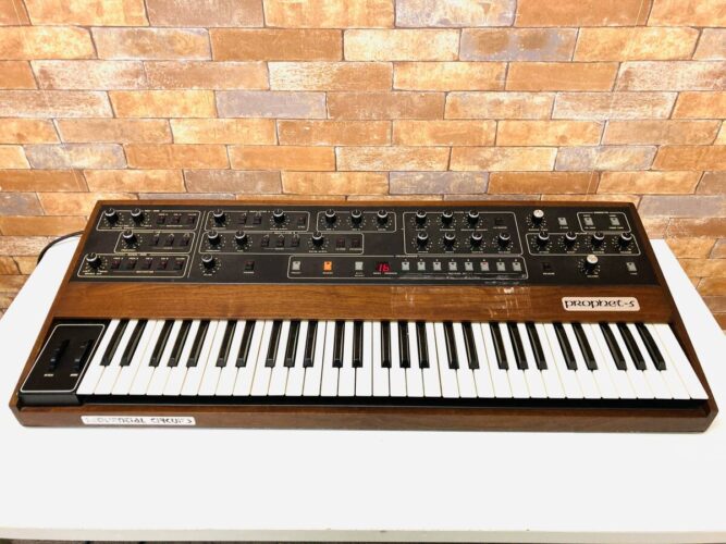 MODEL1000